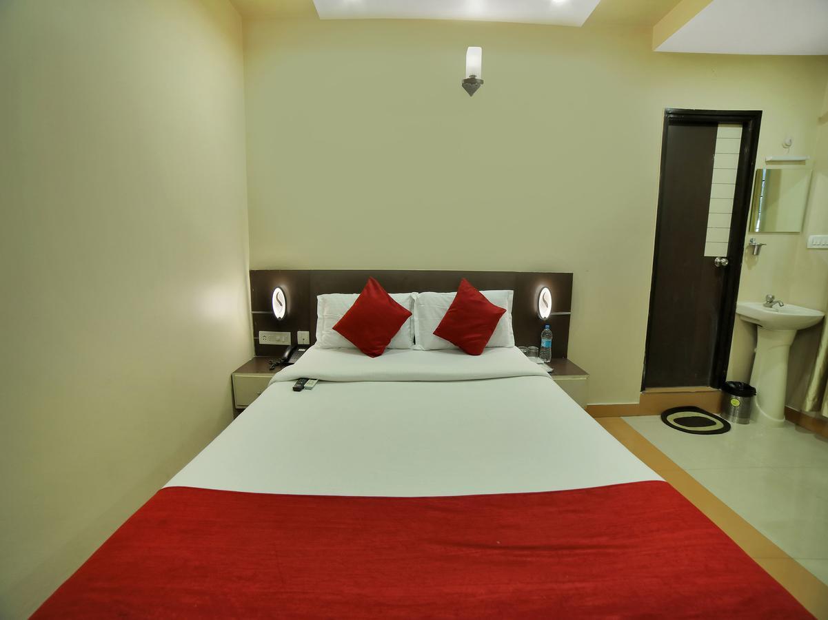 Hotel New Sree Krishna Residency Hyderabad Exterior photo